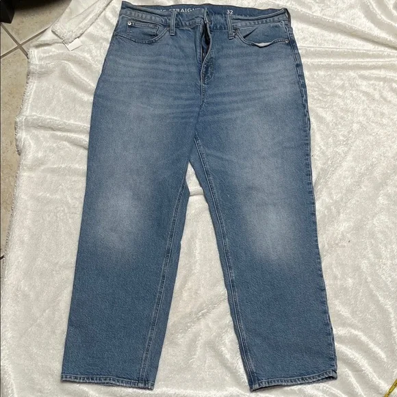 J. Crew Women's Straight-Leg Jeans in Medium Blue - Picture 5 of 10